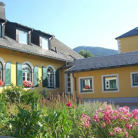 Guest house Landsitz Hof Hof bei Salzburg